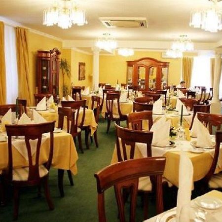 Monte-Nelly Hotel Bukarest Eksteriør billede
