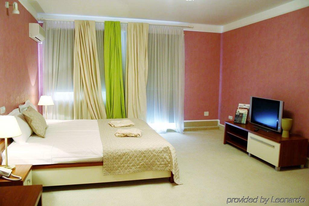 Monte-Nelly Hotel Bukarest Eksteriør billede